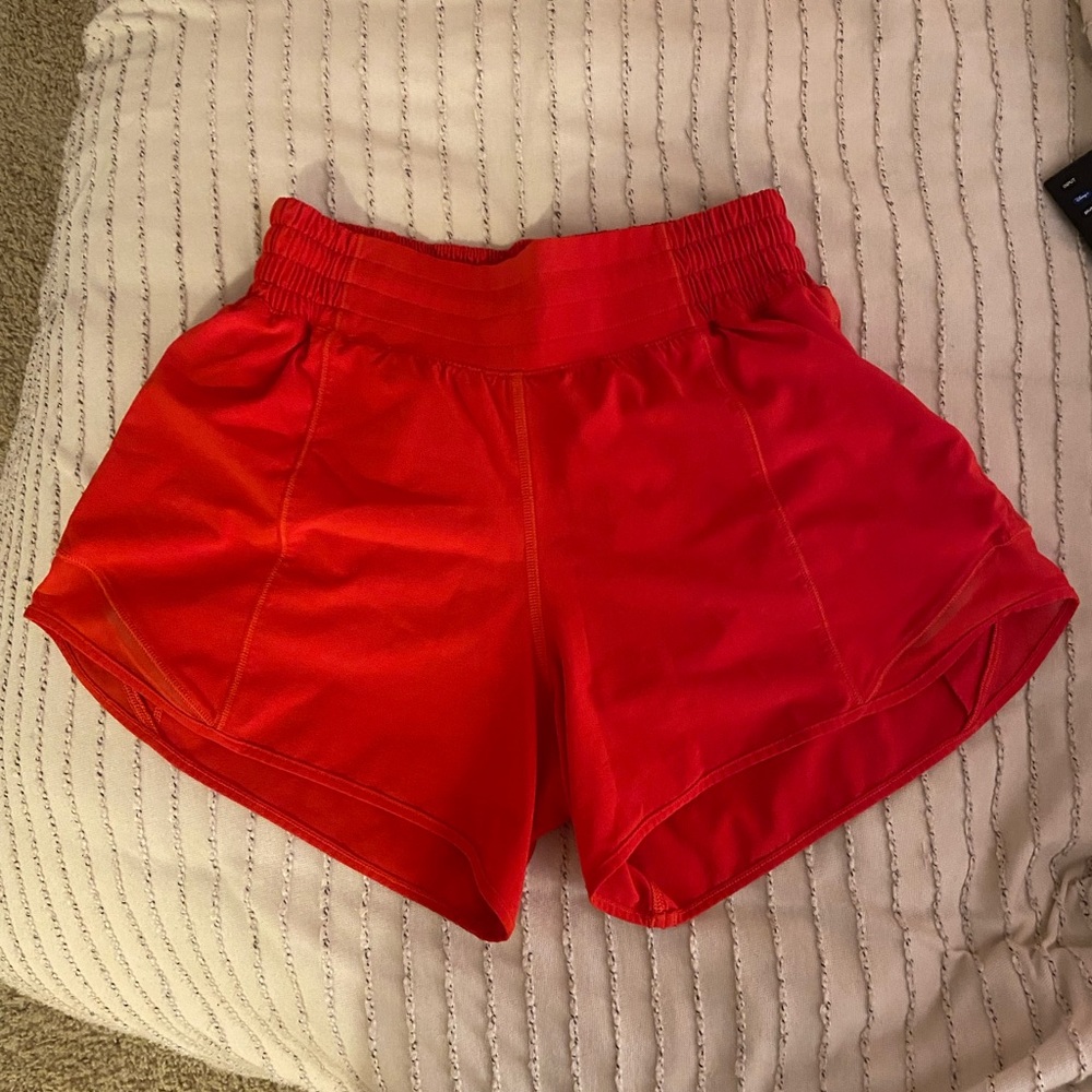 Lululemon Hotty Hot Short 4” HR Size 4